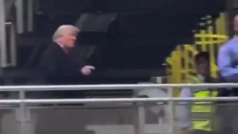 Trump gives the finger to a nasty hacker