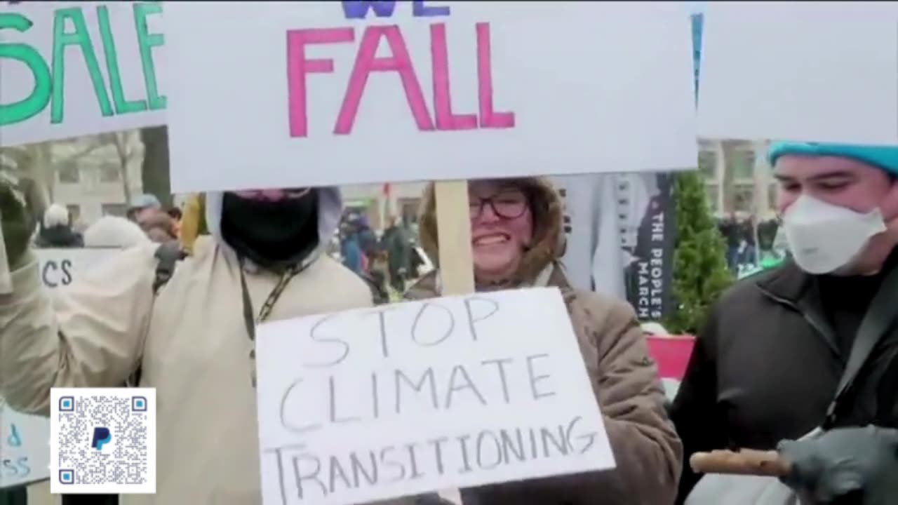 Anti-Trump Protesters Get Roasted by Comic Dog