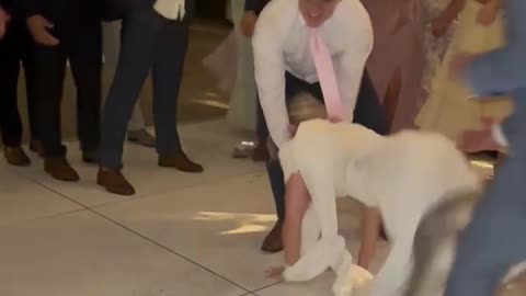 Wedding Dance Fall to Worm