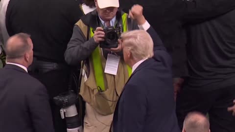 JUST IN: 🇺🇸 Donald Trump becomes the first sitting President to attend a Super Bowl.