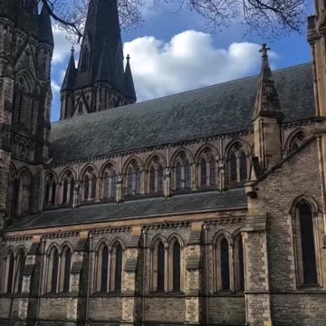 Where the mist meets the mountain 🗻 | @ London Life