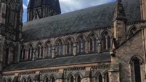 Where the mist meets the mountain 🗻 | @ London Life