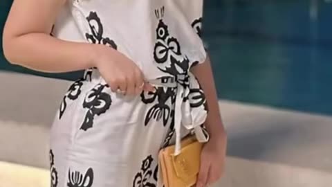 Mary Mohammed Curvy plus Size Model. Biography Curvy Model. Body Positivity ! Influence.