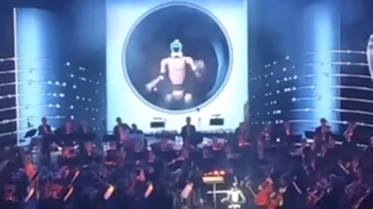How Eerie is this? Robot-conductor coordinated Mariinsky orchestra