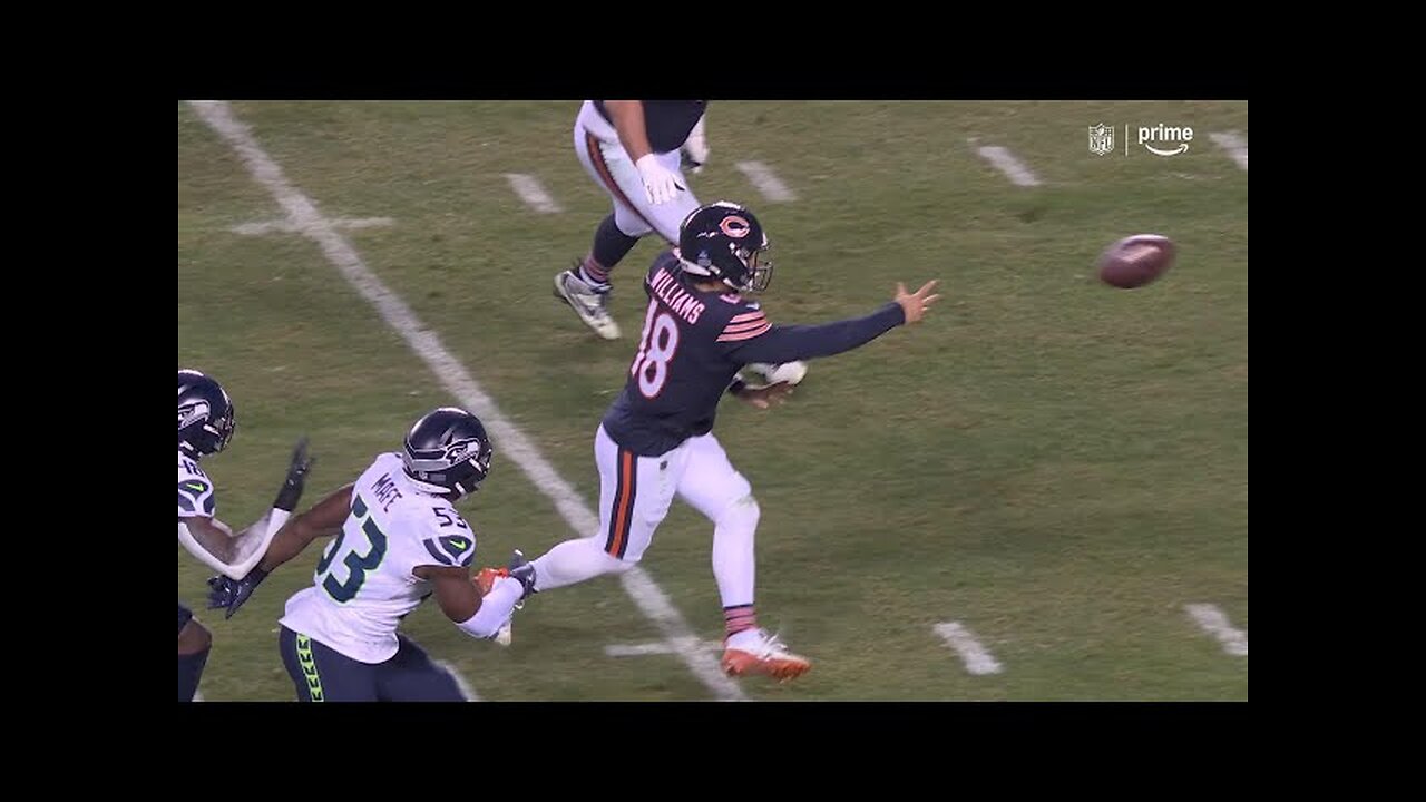 Deja vu! Caleb makes Chicago feel like LA with his scoop and sling for the first down