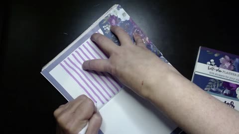 Vlogmas day 3 blue christmas in my creative journal