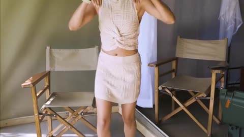 yohani, beautiful singer with a beautiful voice