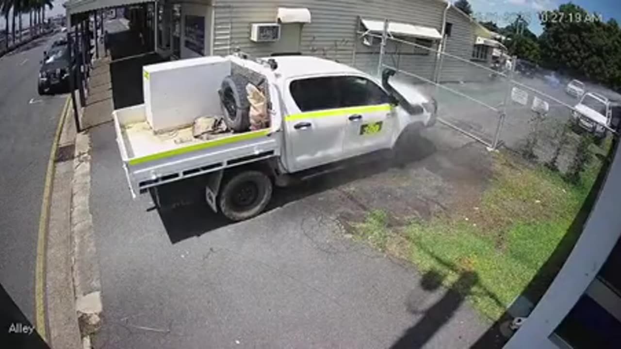 "Dealing with Illegal Parking on Your Property: Tips for Peace of Mind! 🚗🔒"