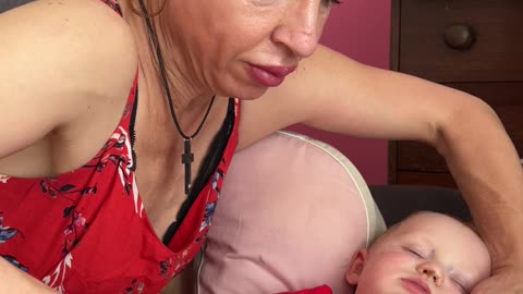 A Christmas Nap Whisper: Gently Placing Our Sleeping Baby in the Nuna Leaf Grow Bouncer