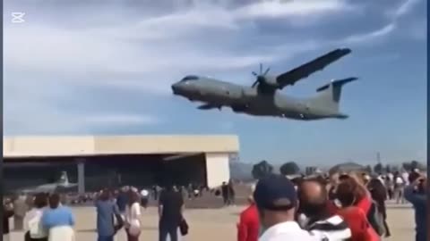 Sorvolo a Bassissima Quota del P-72 | Manovra Spettacolare alla Base di Sigonella (2017)