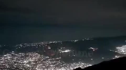 Venezuela Under US Fire: Explosions and Troop Landings in Caracas