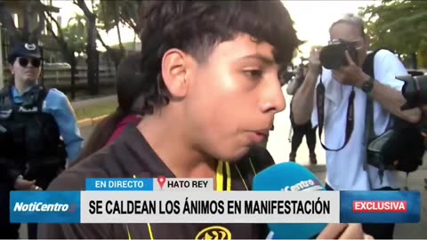 Real Venezuelans Stand up Against Far Left Protesters