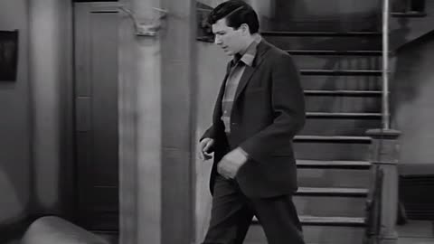 28) «Дамский угодник» / «Ladies' Man»