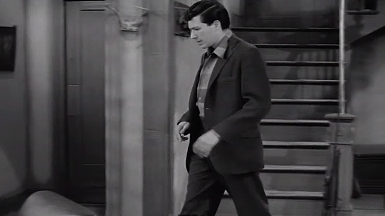 28) «Дамский угодник» / «Ladies' Man»