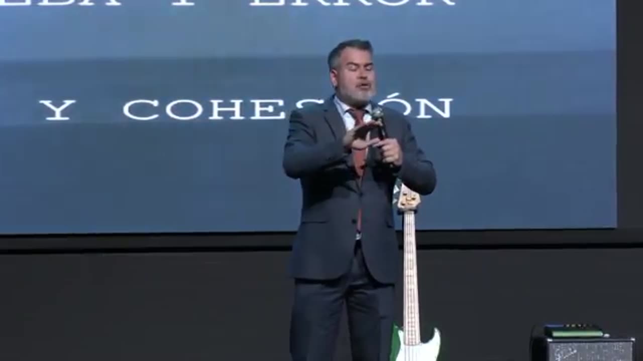 Más allá de izquierda y derecha ¿Está surgiendo un nuevo eje político #MiklosLukacs