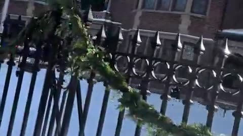 LMAO! The number of people outside Tim Walz’s house screaming “RETARD”