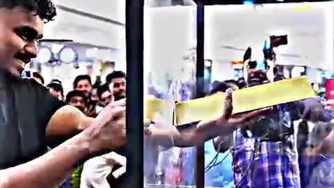 Others-doing-The-Gold-Bar-CHALLENGE-vs-This-Man-trollface_360p