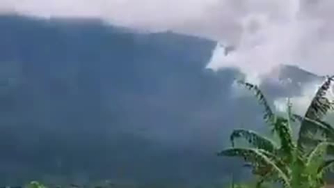 Major eruption of Mount Marapi blankets parts of West Sumatra, Indonesia with thick ash