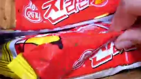 🍜 All Toppings Are FREE?! Korean Unmanned Convenience Store Ramen Hack! 🇰🇷 #shorts