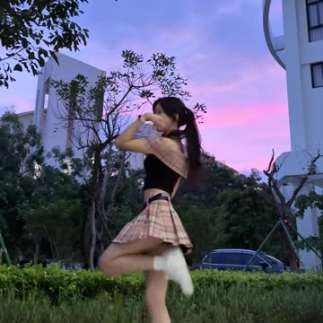 Daily Beauty EP 231 | Cute Ebony Mini Skirt Bewitching Hip Hop Dance