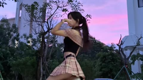 Daily Beauty EP 231 | Cute Ebony Mini Skirt Bewitching Hip Hop Dance 