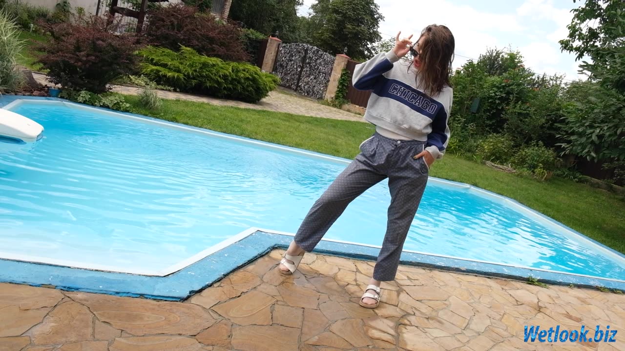 Wetlook sport outfit