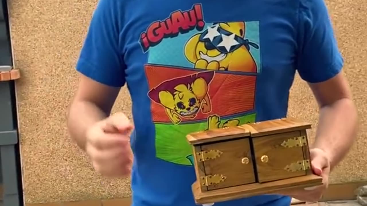TROLLEO a INVICTOR con MAGIA ✨😂 (se queda loco!!) Mikecrack #Shorts - Mikecrack - ClickHive
