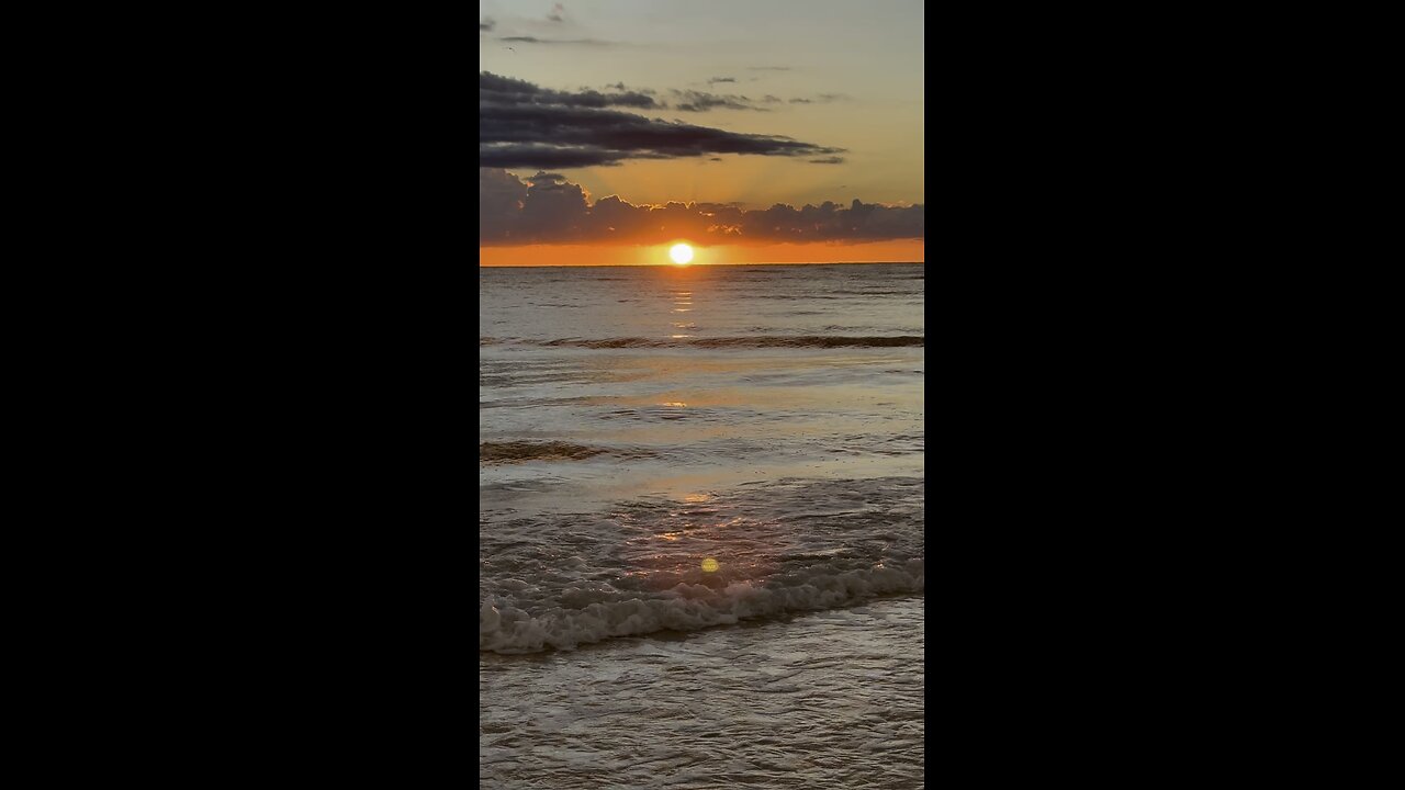 Sunset At Residents’ Beach! | 4K