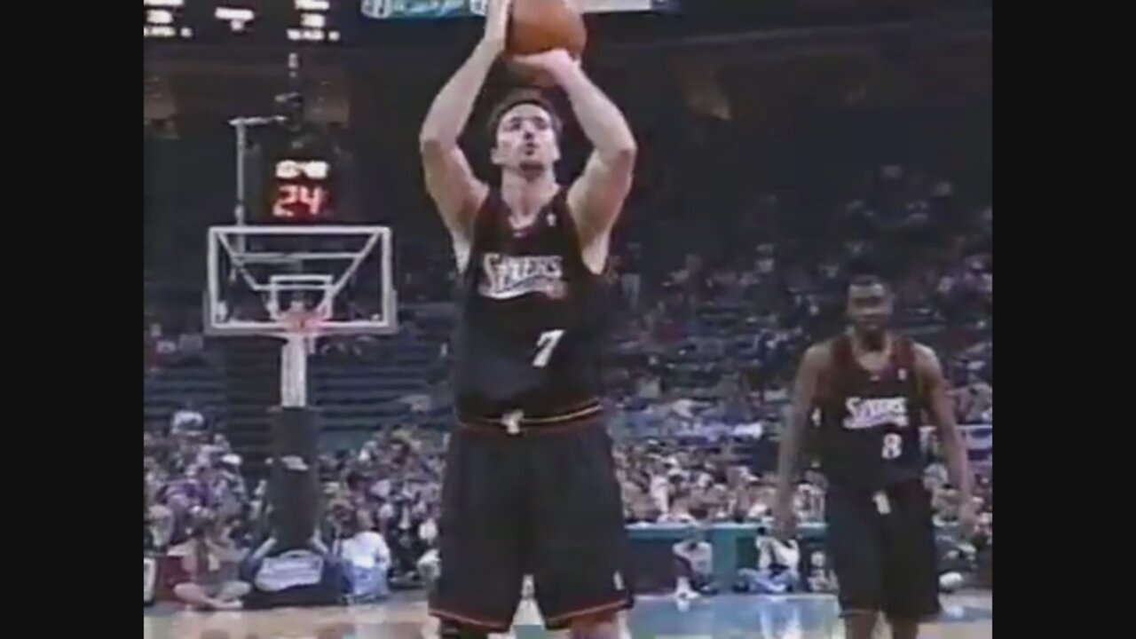 Toni Kukoc 20 Points @ Hornets, 2000 Playoffs Game 2.