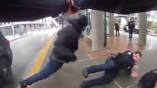 Un hombre ataca a la Policía tras una llamada falsa