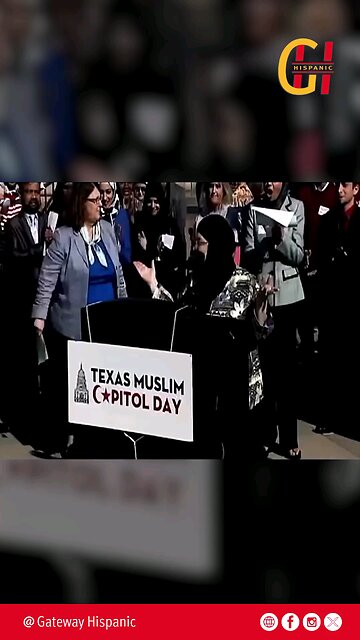 Una cristiana proclama a Texas como un estado Cristiano en medio de un grupo de musulmanes