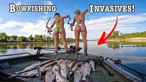 The Most EXTREME BOWFISHING CHAOS After a Big FLOOD!!! (They’re Everywhere!!)