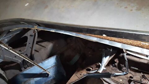 1965 Chevrolet Impala: Window Drip Rail Trim Removal