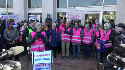 LAID OFF NOAA EMPLOYEES SING IN PROTEST AGAINST DOGE AND ELON MUSK: 😂