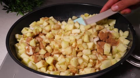 Quick Apple Pastries with a Soft, Sweet Filling