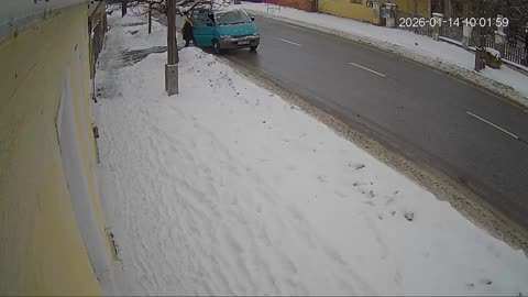 Egy hivatásos zaklató, 45 ezer/alkalom. Direkt erre jár, csak hogy tudjon balhézni, csak velünk!!