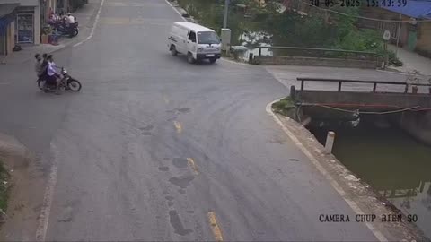 🏍️😱 This Motorcycle Ride is INSANE! | FunFM