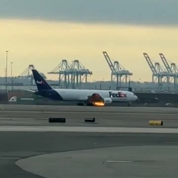FedEx flight returned to Newark after fire