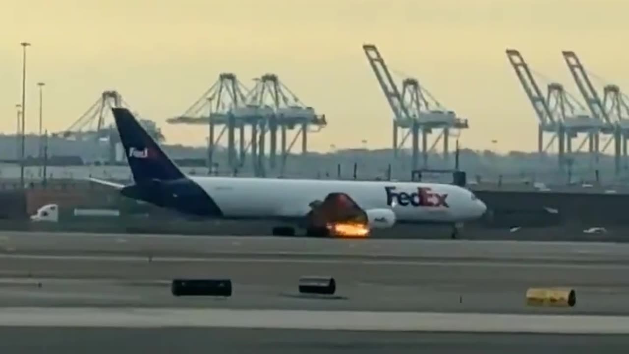 FedEx flight returned to Newark after fire