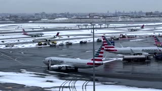 American Airlines flights resume after Christmas Eve tech issue