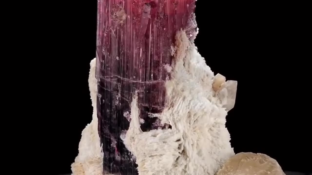 Tourmaline on Quartz with Cleavelandite