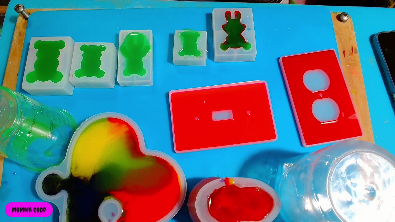 Momma Coop's Got The Pour