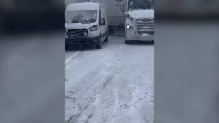 Over 100 vehicles collide in Michigan highway pileup