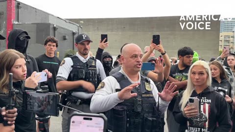 UNBELIEVABLE FOOTAGE! I witnessed Portland PD giving advice to ANTIFA terrorists on how to