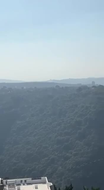 Jew airstrikes target several areas in southern Lebanon.