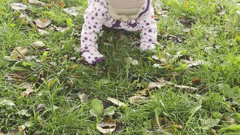 Speedy baby alert! 🏃‍♀️ Baby Kayla crawling around