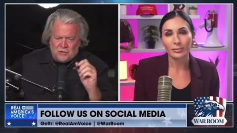 Steve Bannon is pushing back on Laura Loomer’s