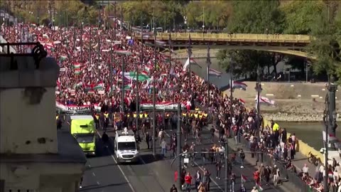 Thousands in Hungary march in pro and anti-government rallies
