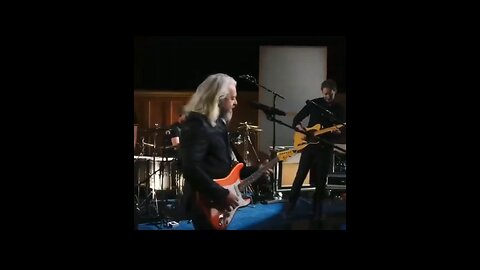 Everybody Wants to rule The World