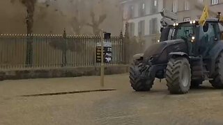 French famers show their discontent with globo-homo EU